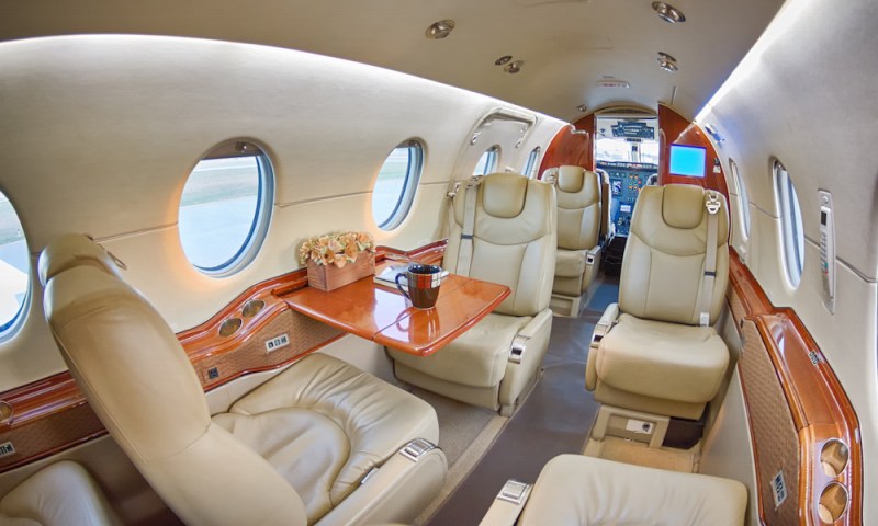 Beechjet 400A cabin for Chicago charter