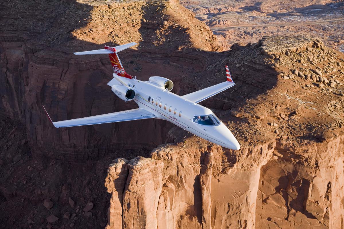 Learjet 45 cabin for Chicago charter