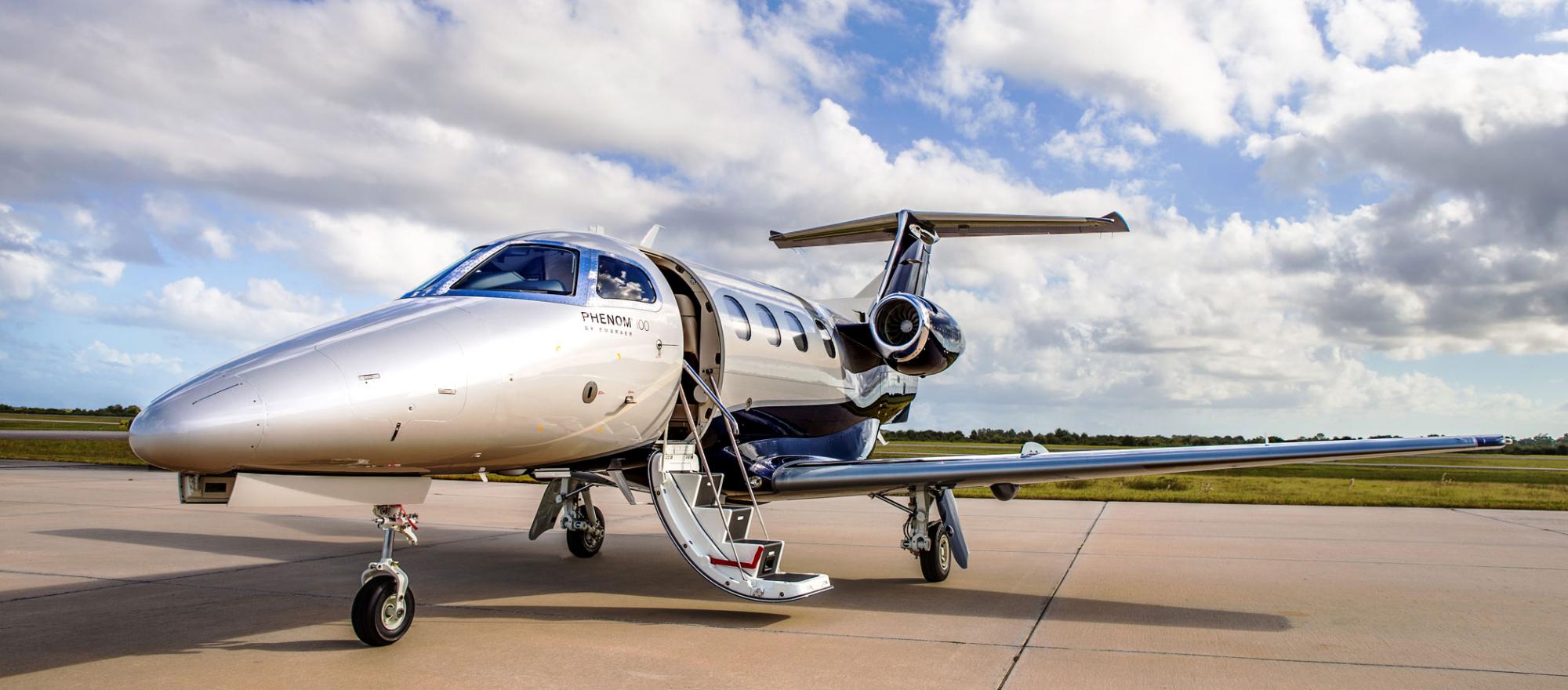 Embraer Phenom 100 for Chicago charter